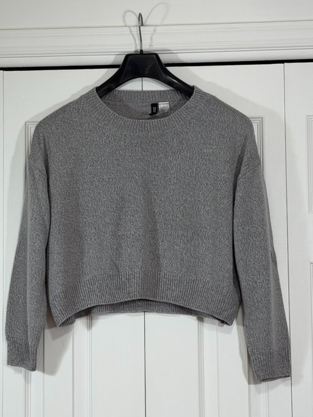 H&M Divided Gray Crop Top